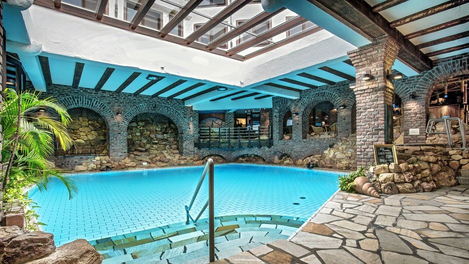 Hotel Land Gut Hoehne Pool