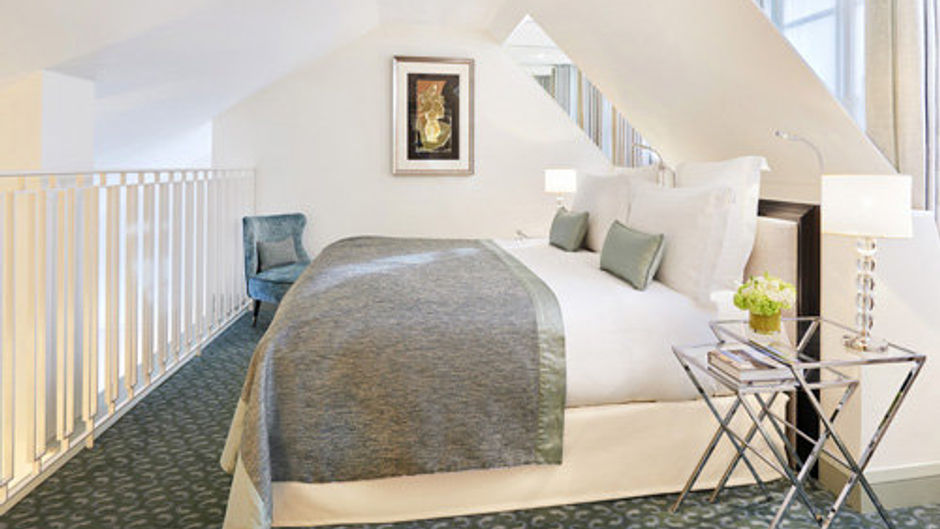 Le Burgundy Paris Suite