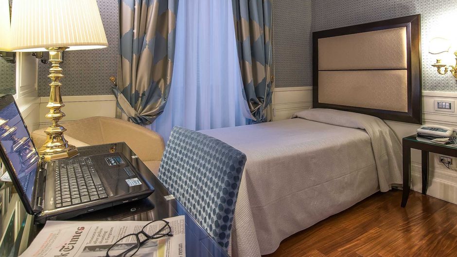 Albergo Del Senato Room