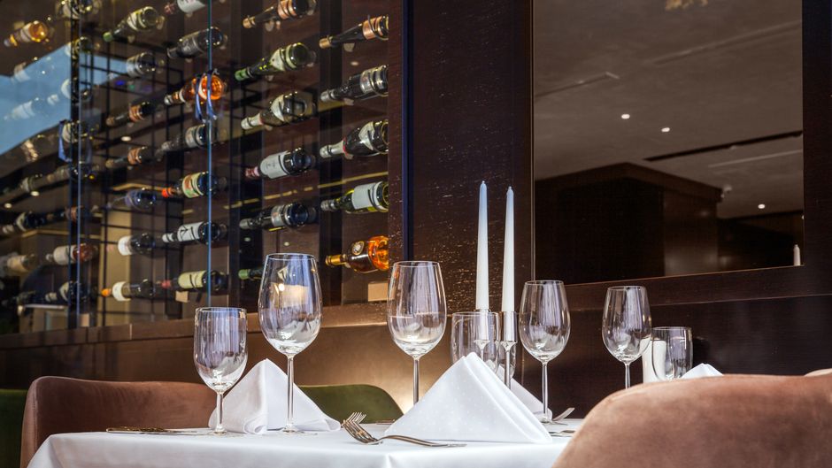Saint Ten Hotel Restaurant