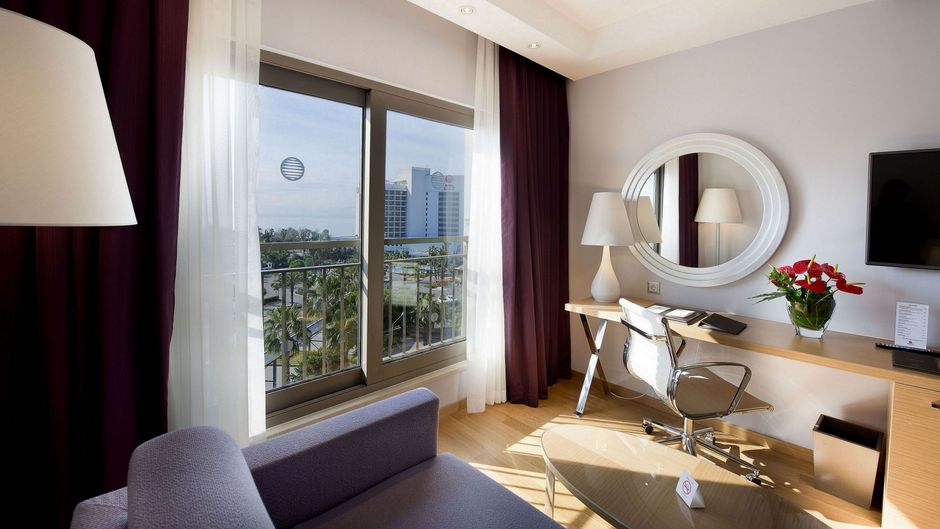 Akra V Hotel Room
