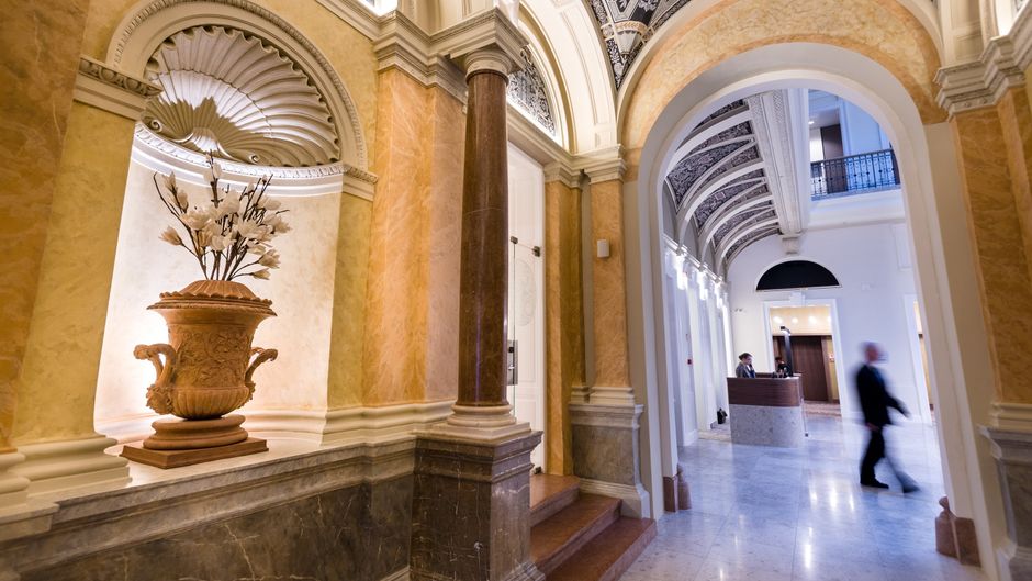 Hotel Moments Budapest Lobby