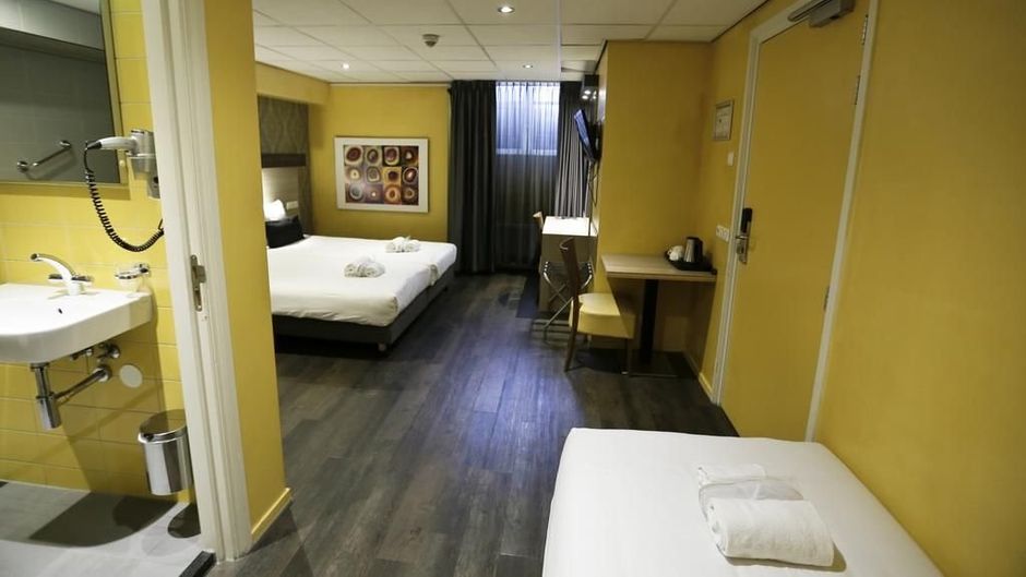 City Hotel Amsterdam Hotel Room