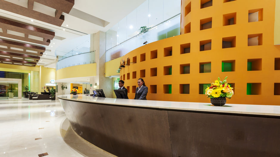 Holiday Inn Puebla Finsa Lobby