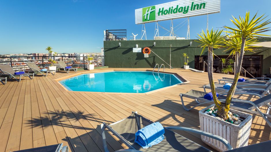 Holiday Inn Lisbon Pool