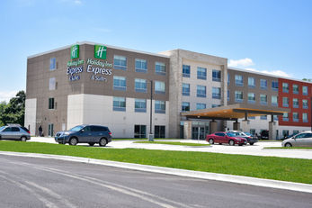 Holiday Inn Express & Suites O'Hare