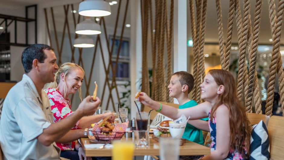Holiday Inn Auckland Airport Restaurant