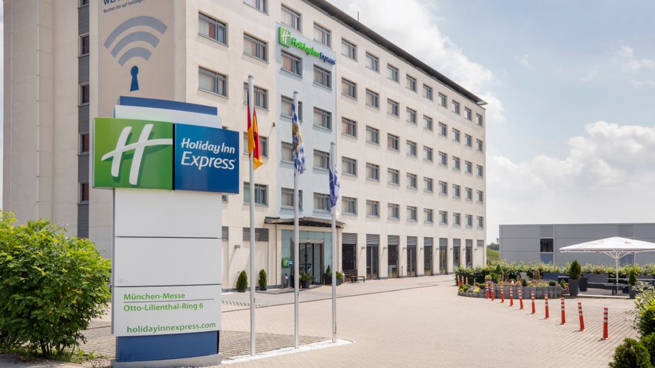 Holiday Inn Express Munich Messe Exterior