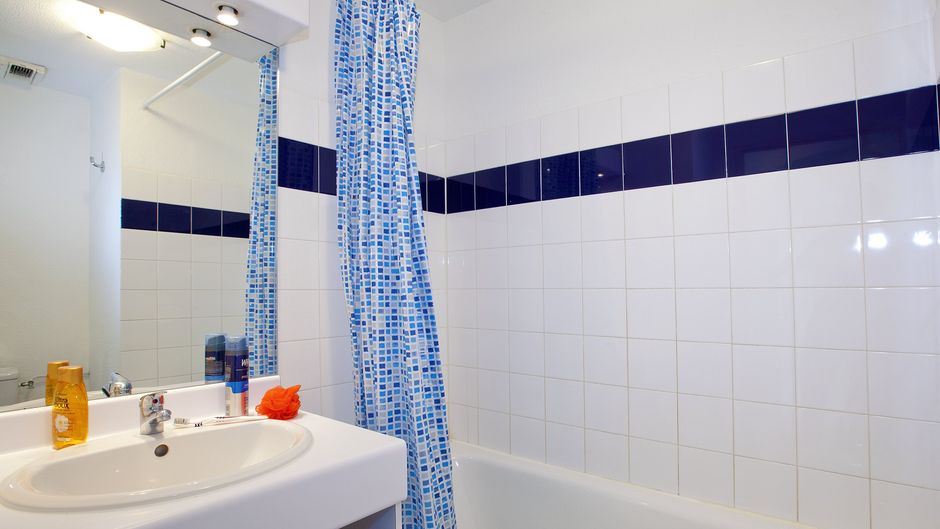 Sejours & Affaires Saint Nicolas Room