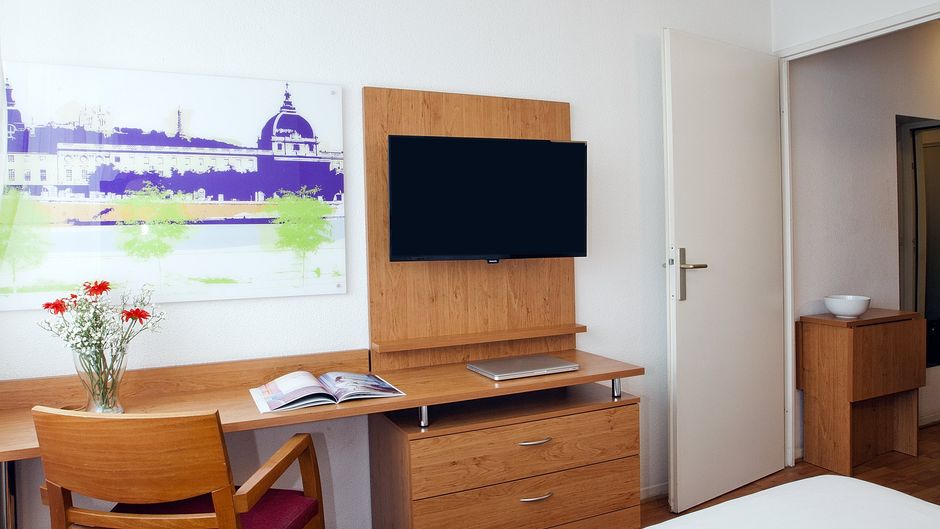 Sejours & Affaires Saint Nicolas Room