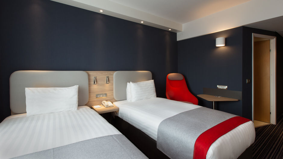Holiday Inn Express Geneva Airport Room
