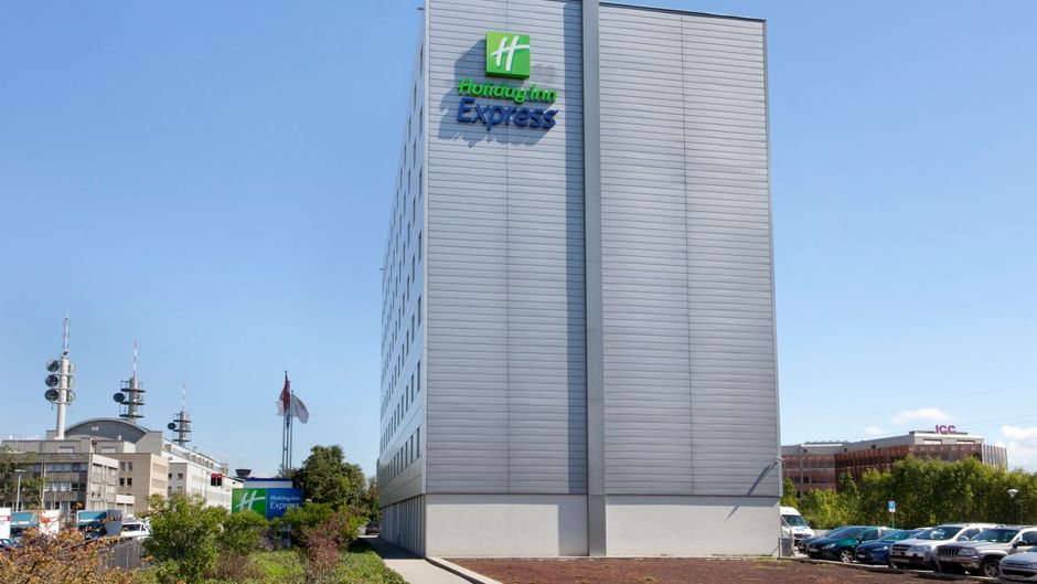 Holiday Inn Express Geneva Airport Exterior