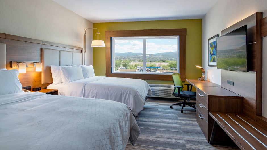 Holiday Inn Express & Stes Kelowna East Room