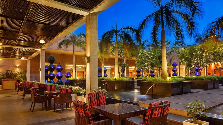 Crowne Plaza Gurgaon Restaurant