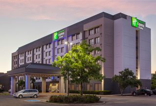Holiday Inn Express & Suites Southwest