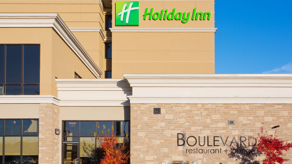 Holiday Inn and Suites Red Deer South Restaurant