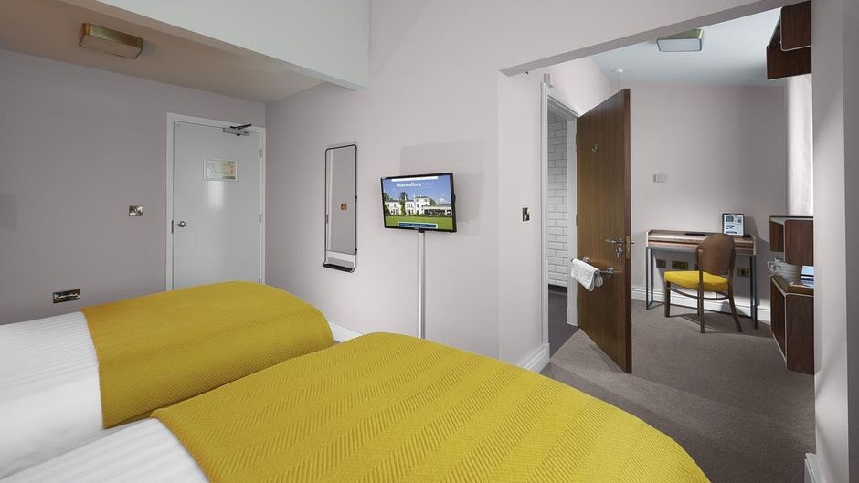 Chancellors Hotel Manchester Room