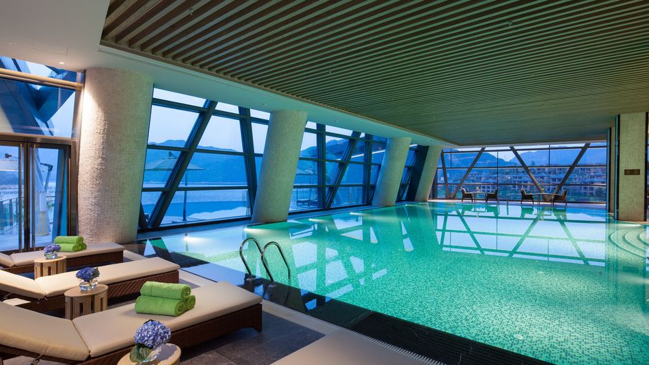 Crowne Plaza Thousand Island Lake Pool