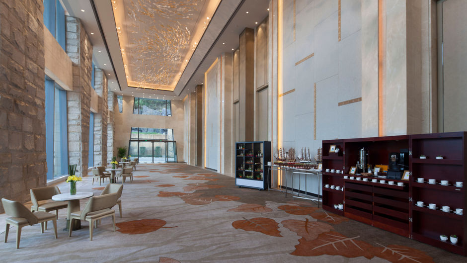 Crowne Plaza Thousand Island Lake Meeting