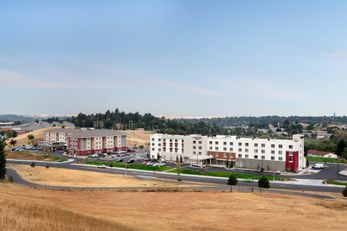 Courtyard By Marriott Pullman