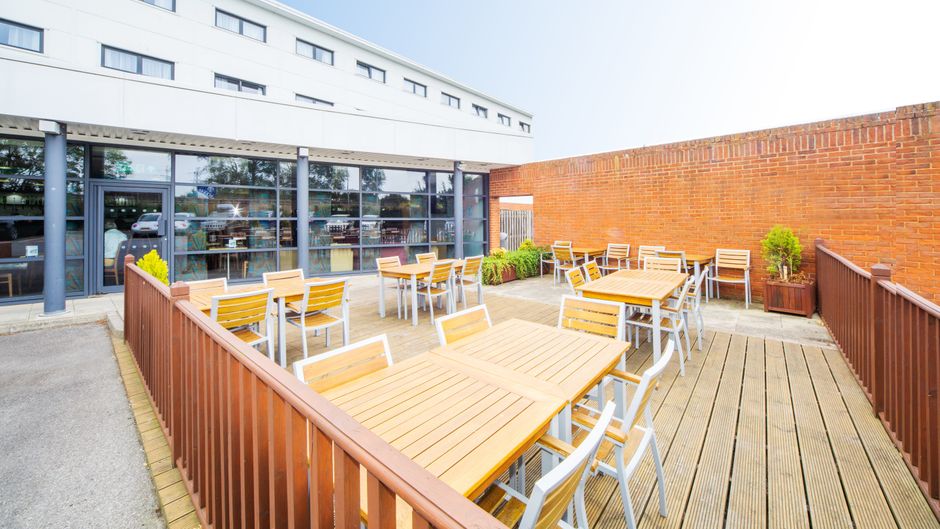 Holiday Inn Express Channel Tunnel Exterior