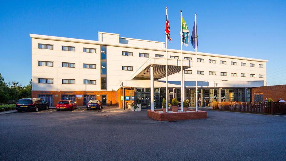 Holiday Inn Express Channel Tunnel Exterior