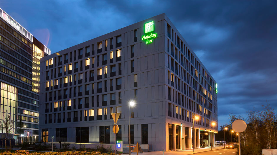 Holiday Inn Frankfurt Airport Exterior