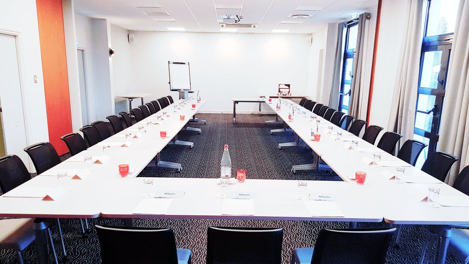 Holiday Inn Coquelles Calais Meeting