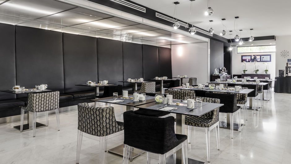 Ikonik Angli Restaurant