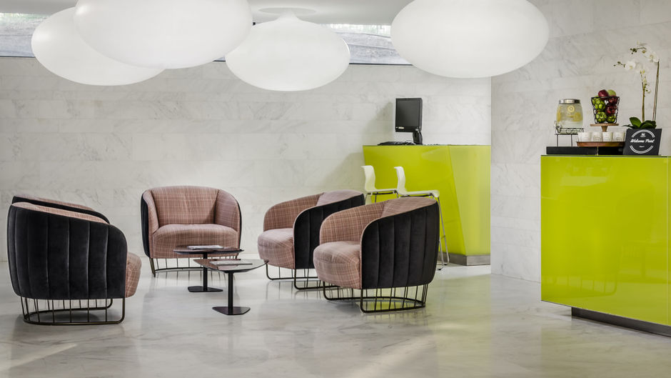 Ikonik Angli Lobby
