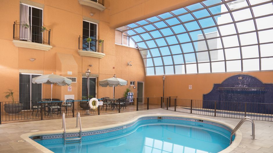Holiday Inn Express Silao Bajio Airport Pool