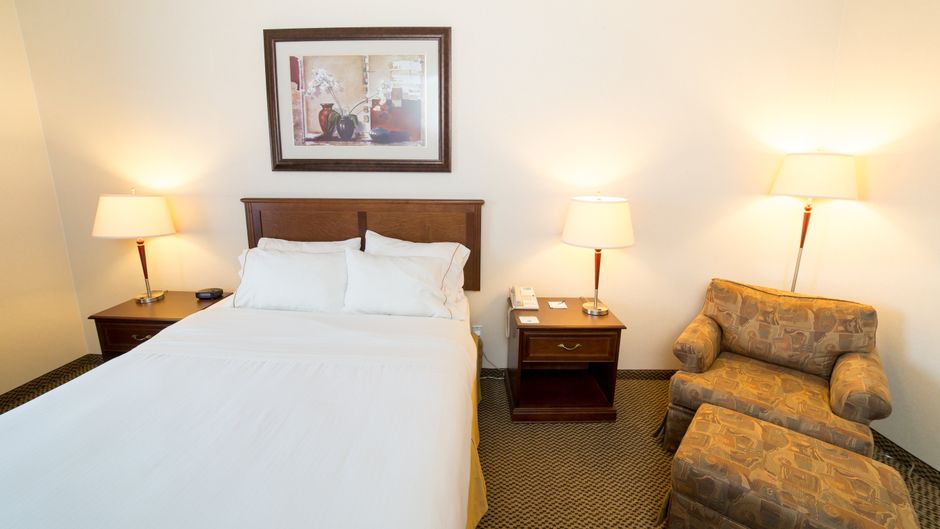 Holiday Inn Express & Suites Drayton Val Room