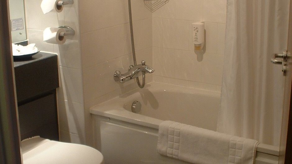Holiday Inn Wolverhampton Racecourse Room
