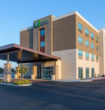 Holiday Inn Express Visalia