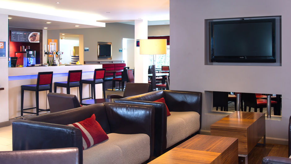 Holiday Inn Express Stoke on Trent Lobby