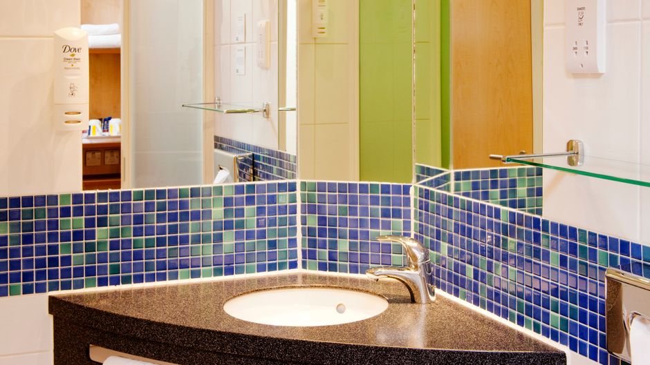 Holiday Inn Express Slough Room