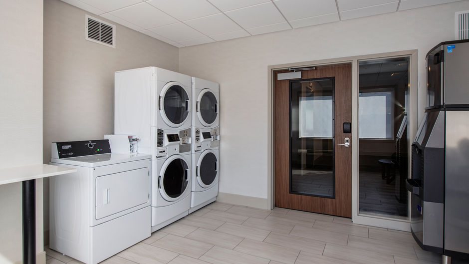 Holiday Inn Express & Stes Kelowna East Other