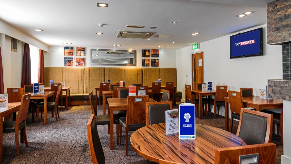 Holiday Inn Express Gatwick Restaurant