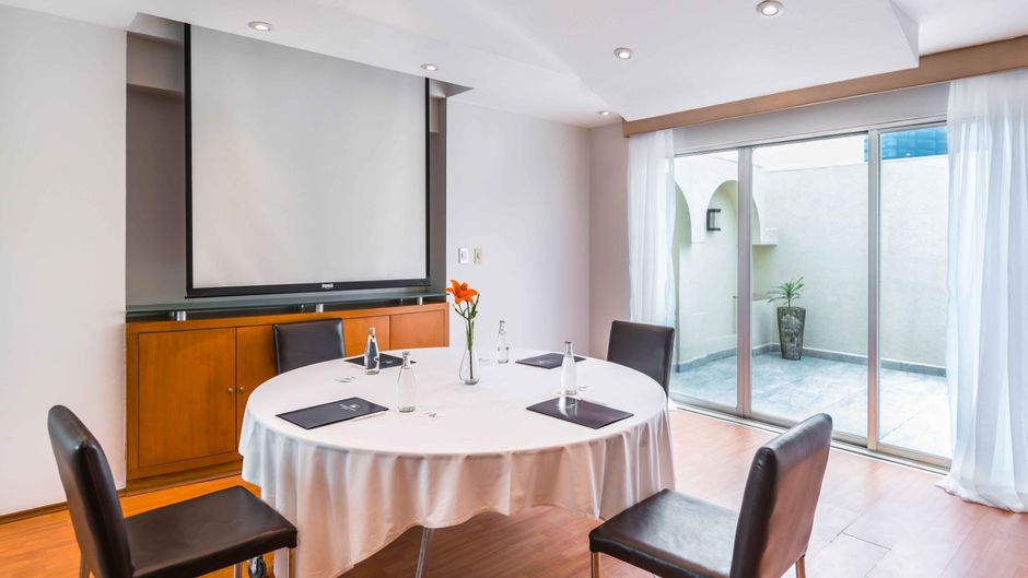 Eurostars Zona Rosa Suites Meeting