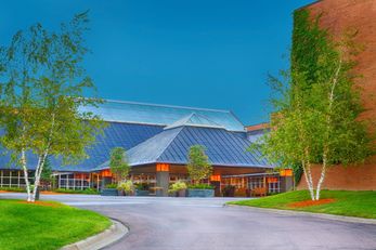 Crowne Plaza Hotel Minneapolis West