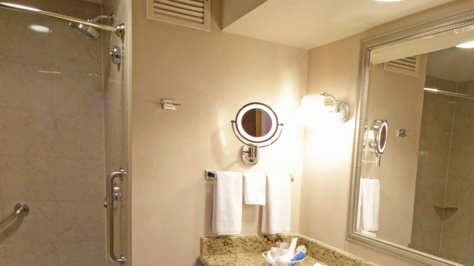 Crowne Plaza Torreon Room