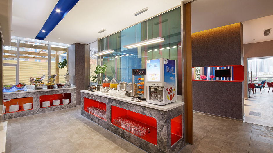 Holiday Inn Express HighTech Zone Restaurant