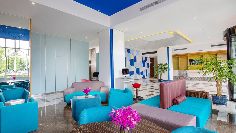 Holiday Inn Express HighTech Zone Lobby