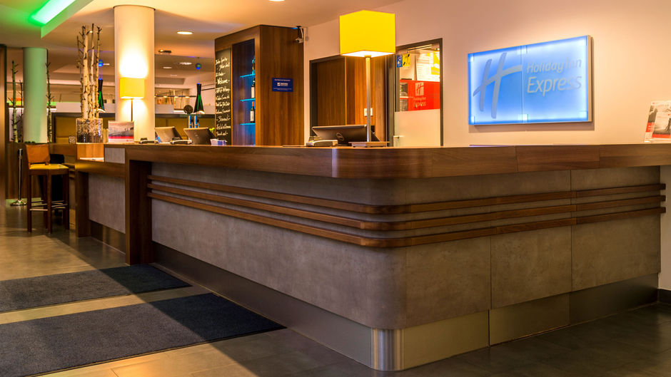Holiday Inn Express Bremen Airport Lobby