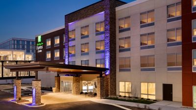 Holiday Inn Express/Suites Cincinnati NE