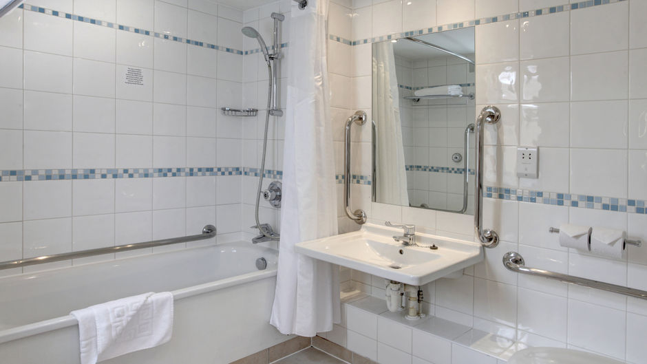 Holiday Inn Basingstoke Room
