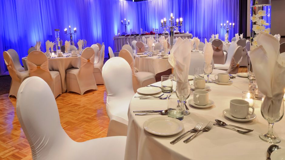 Holiday Inn Centrevillle Downtown Ballroom