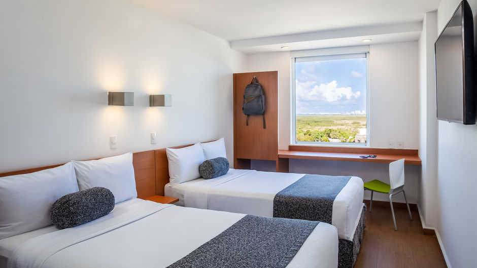 One Cancun Centro Room