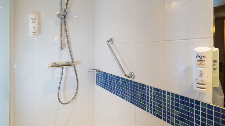 Holiday Inn Express Epsom Downs Room