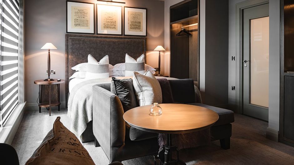 Dakota Leeds Room